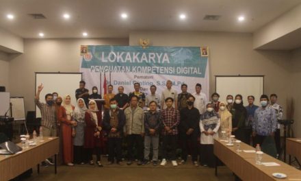 Tingkatkan Kemampuan Digital Dosen Fakultas Adab dan Bahasa menyelenggarkan Lokakarya Penguatan Kompetensi Digital