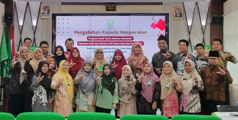 Meningkatkan Kualitas Menulis Ilmiah Guru-Guru di Surakarta Bersama Prodi TBI