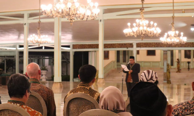 Kontribusi Dosen dan Mahasiswa UIN Raden Mas Said Surakarta dalam Acara“The 1st Mangkunegaran Internasional Symposium”.