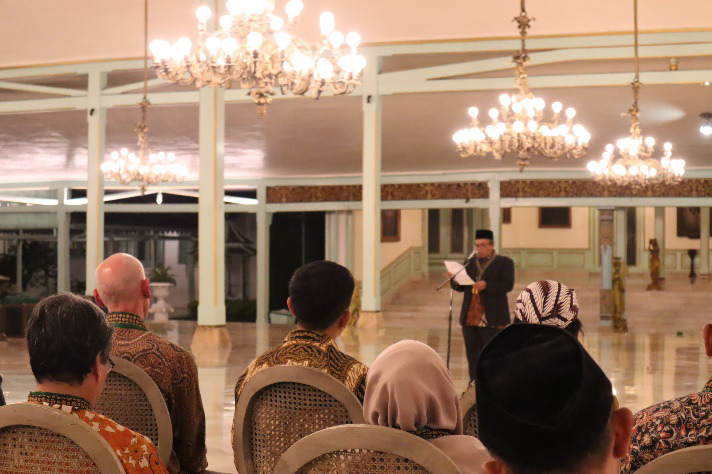 Kontribusi Dosen dan Mahasiswa UIN Raden Mas Said Surakarta dalam Acara“The 1st Mangkunegaran Internasional Symposium”.