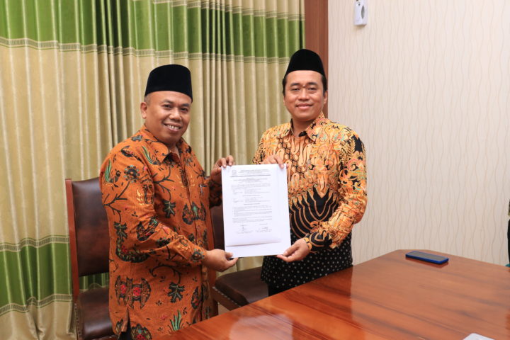 Serah Terima Jabatan Dekan Fakultas Adab dan Bahasa UIN Raden Mas Said Surakarta